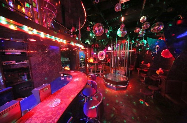 luna bar strip club graz