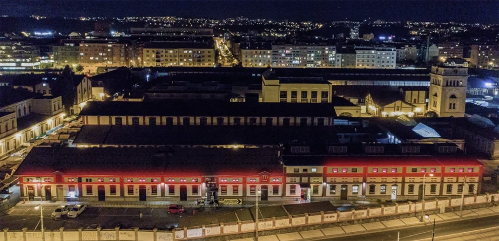 The famous red lit ShowPark